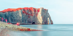 Yvon HAZE - Red à Etretat III